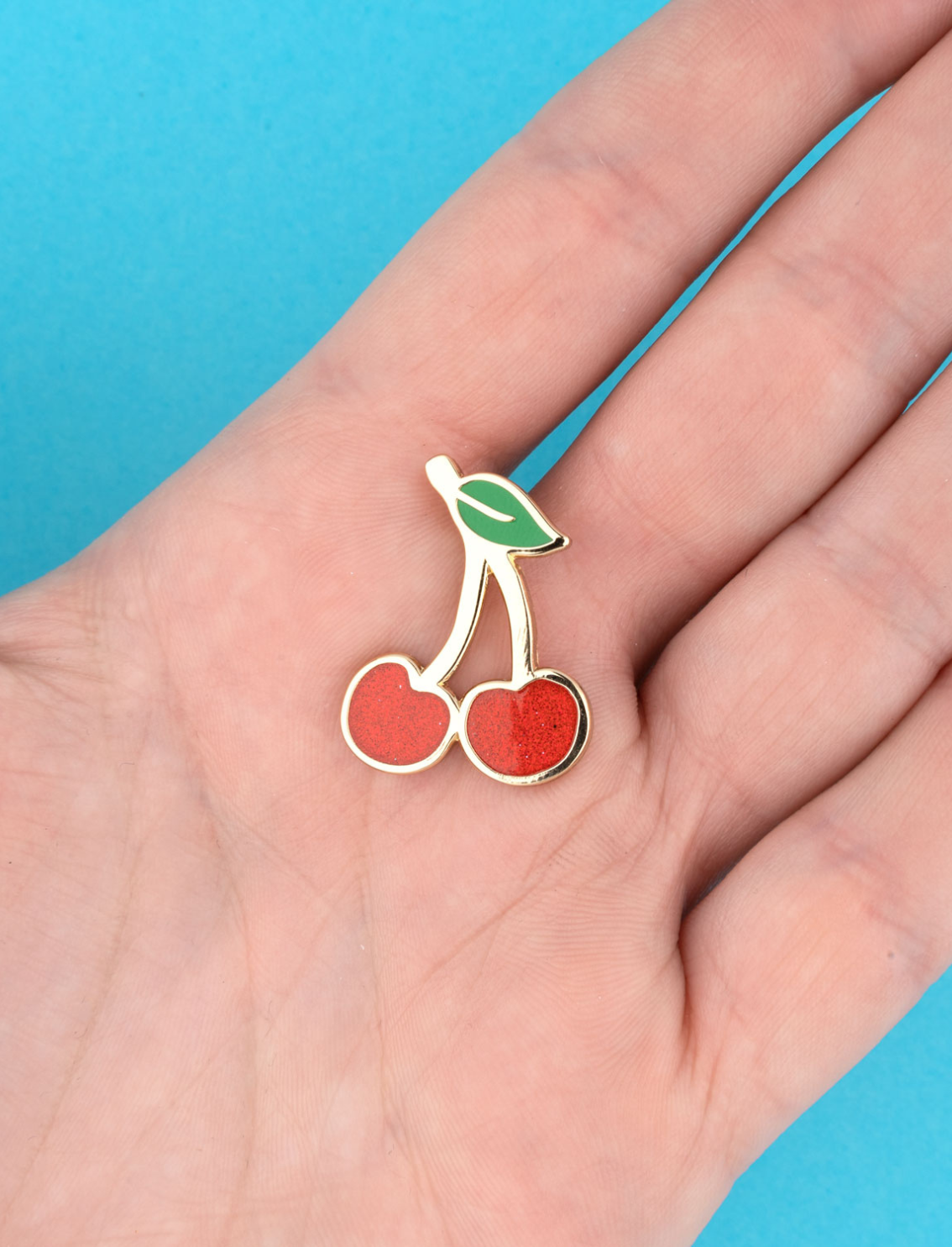 סיכת דש Cherry