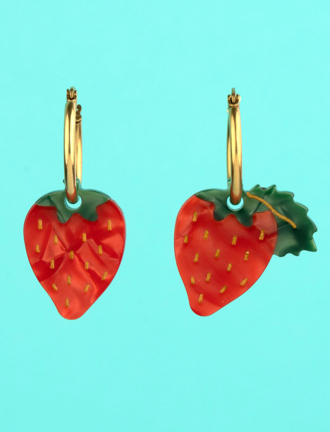 זוג עגילים תלויים Strawberry