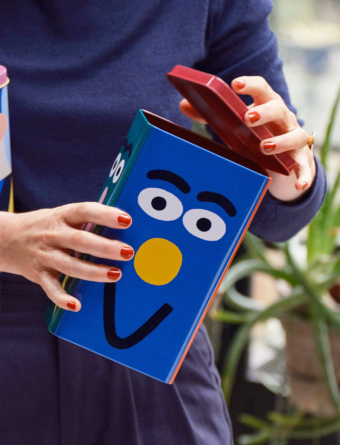 קופסת פח Faces