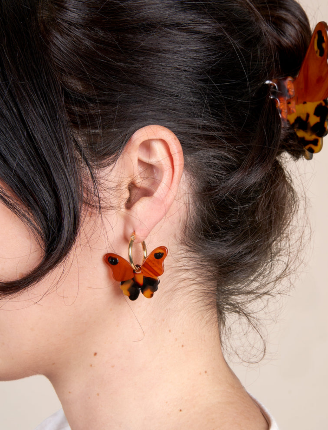 זוג עגילים תלויים Moth