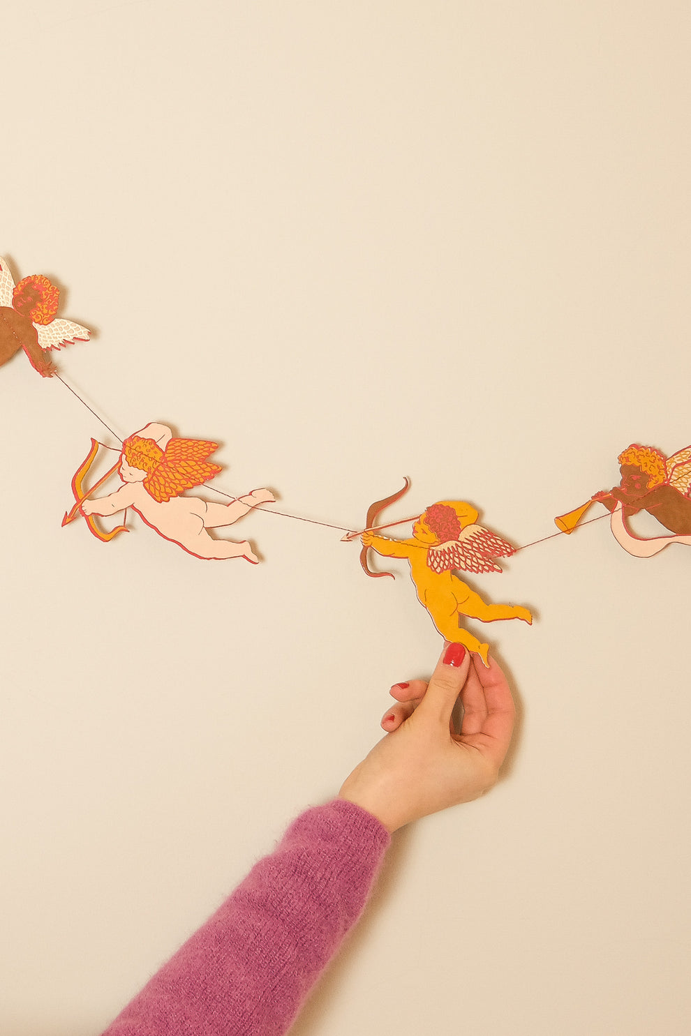 גרילנדת נייר תפורה Cupid
