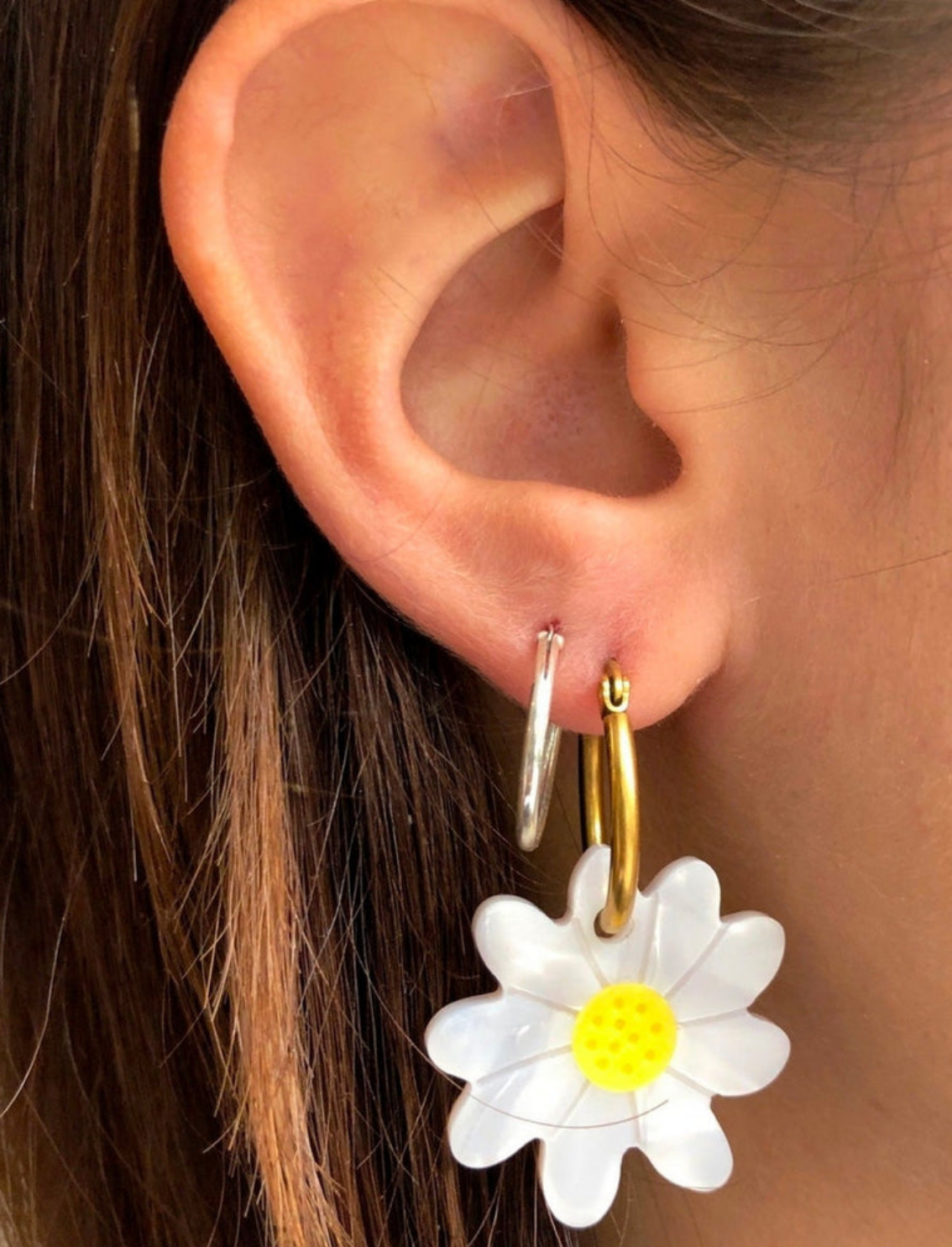 זוג עגילים תלויים Daisy