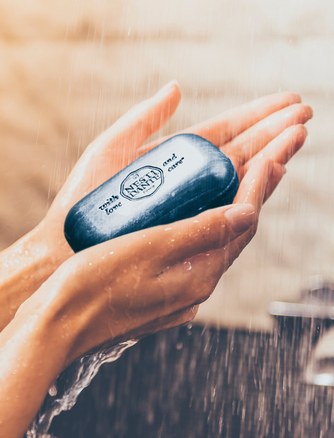 סבון Luxury Black עם פחם פעיל וחמאת שיאה