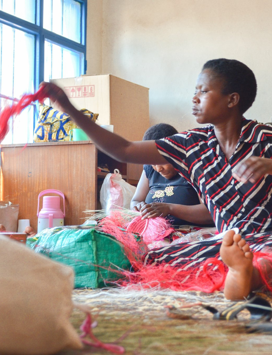 קערה ארוגה Black & Neon