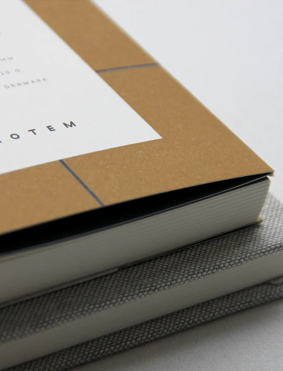 מחברת Uma Medium