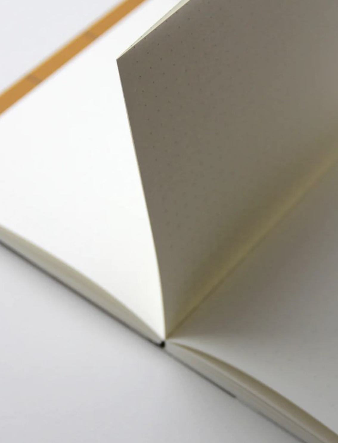 מחברת Uma Medium