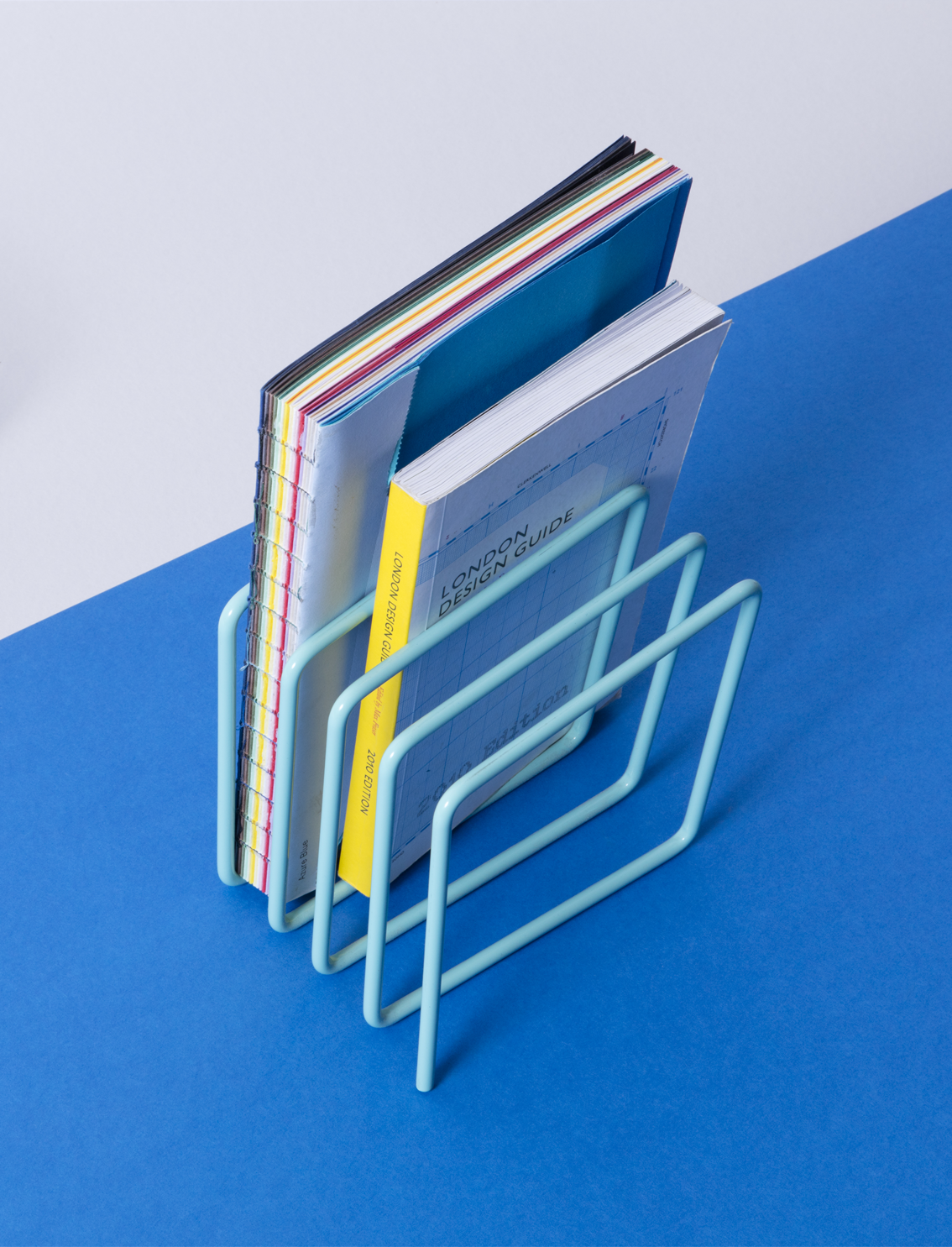מעמד Magazine Rack