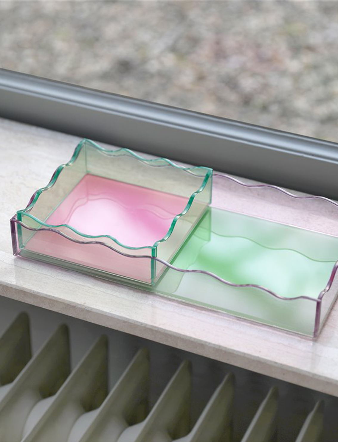 מגש זכוכית קטן Wobbly