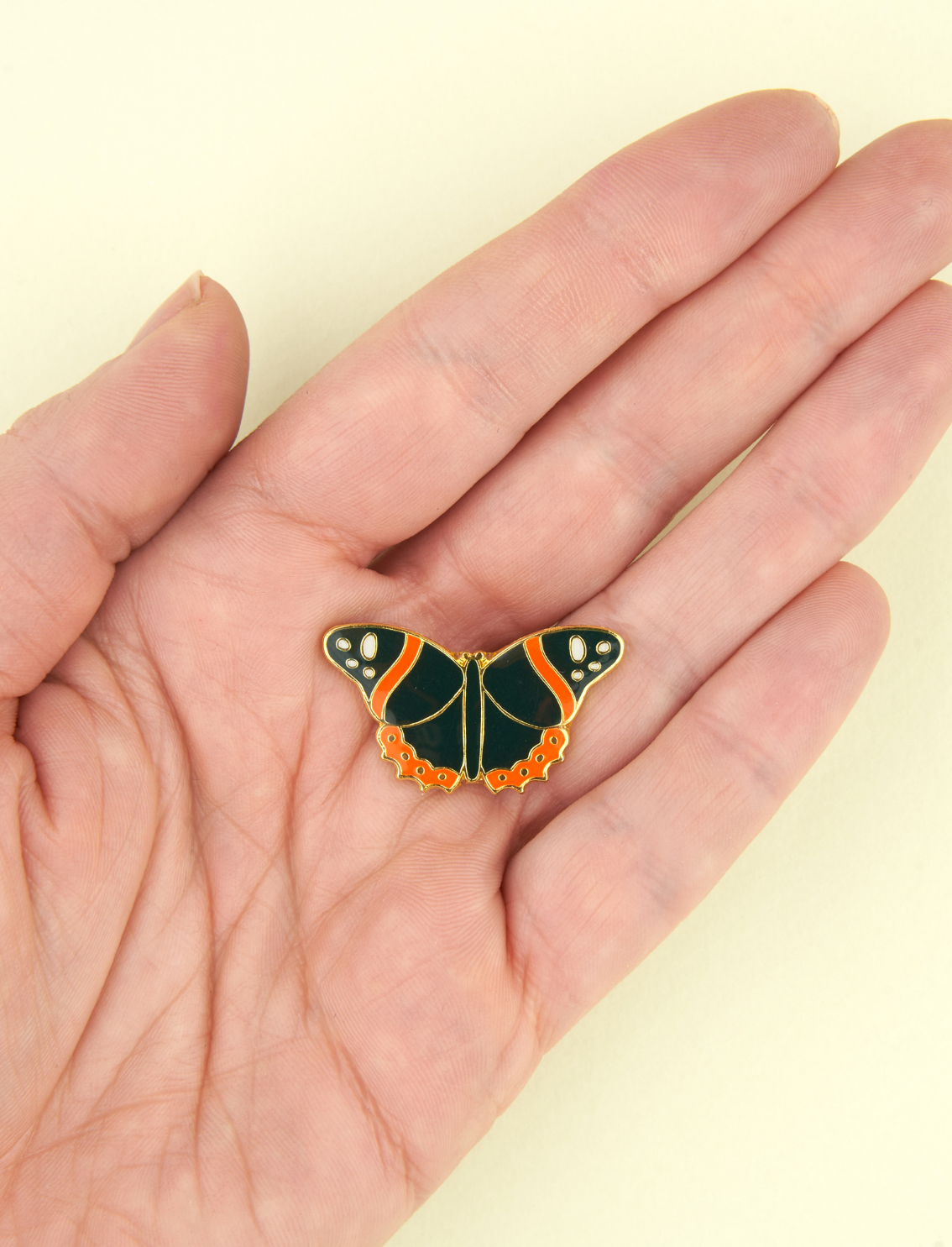 סיכת דש Black Butterfly
