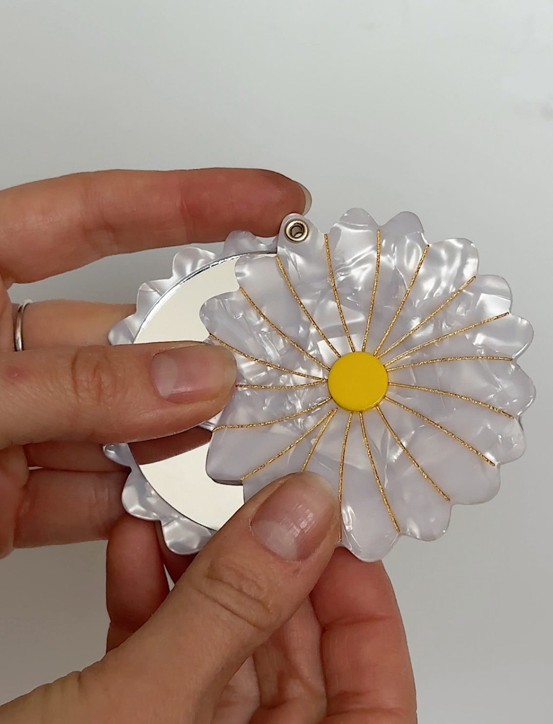 מראת כיס Daisy