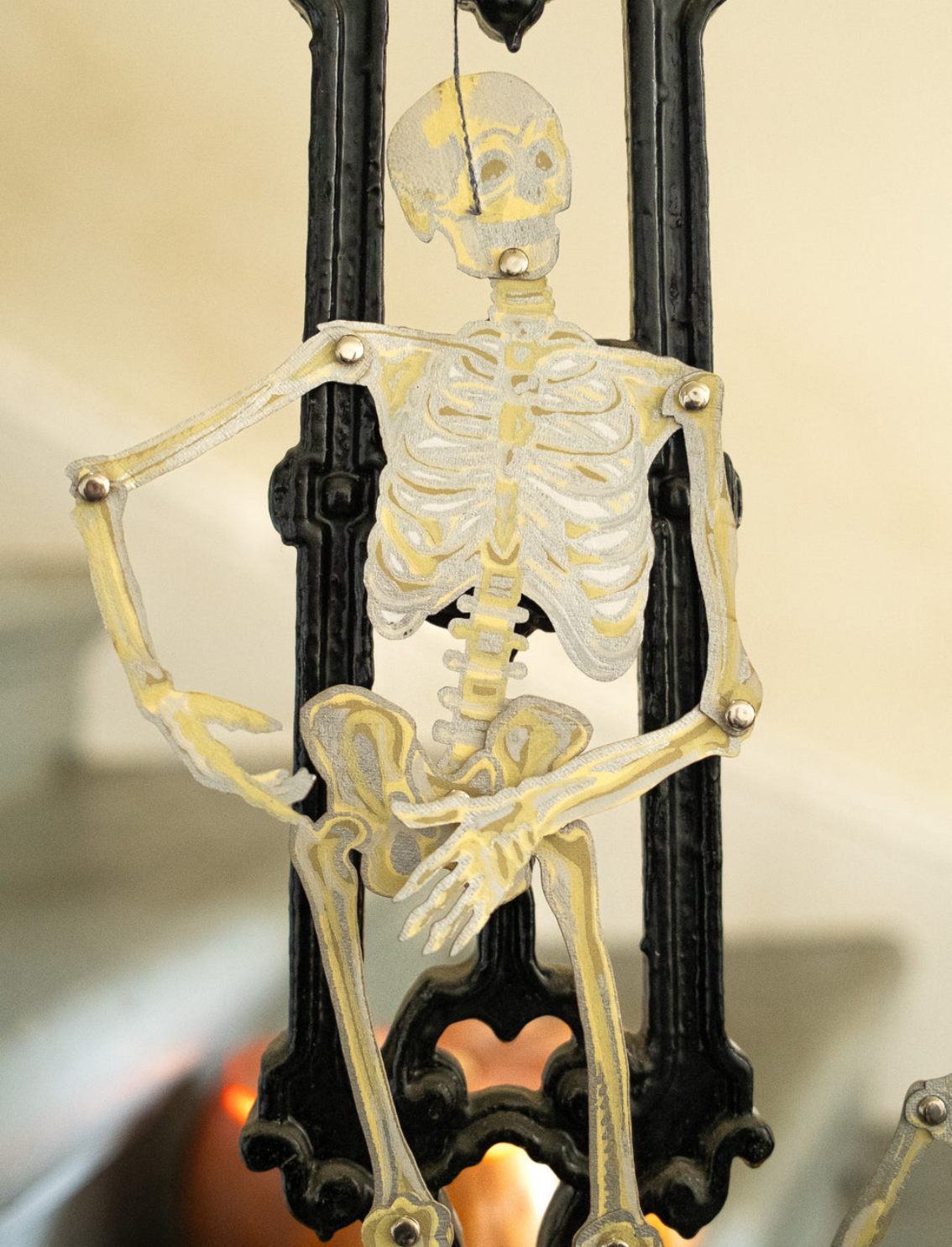 קישוטי נייר לתלייה Dancing Skeletons