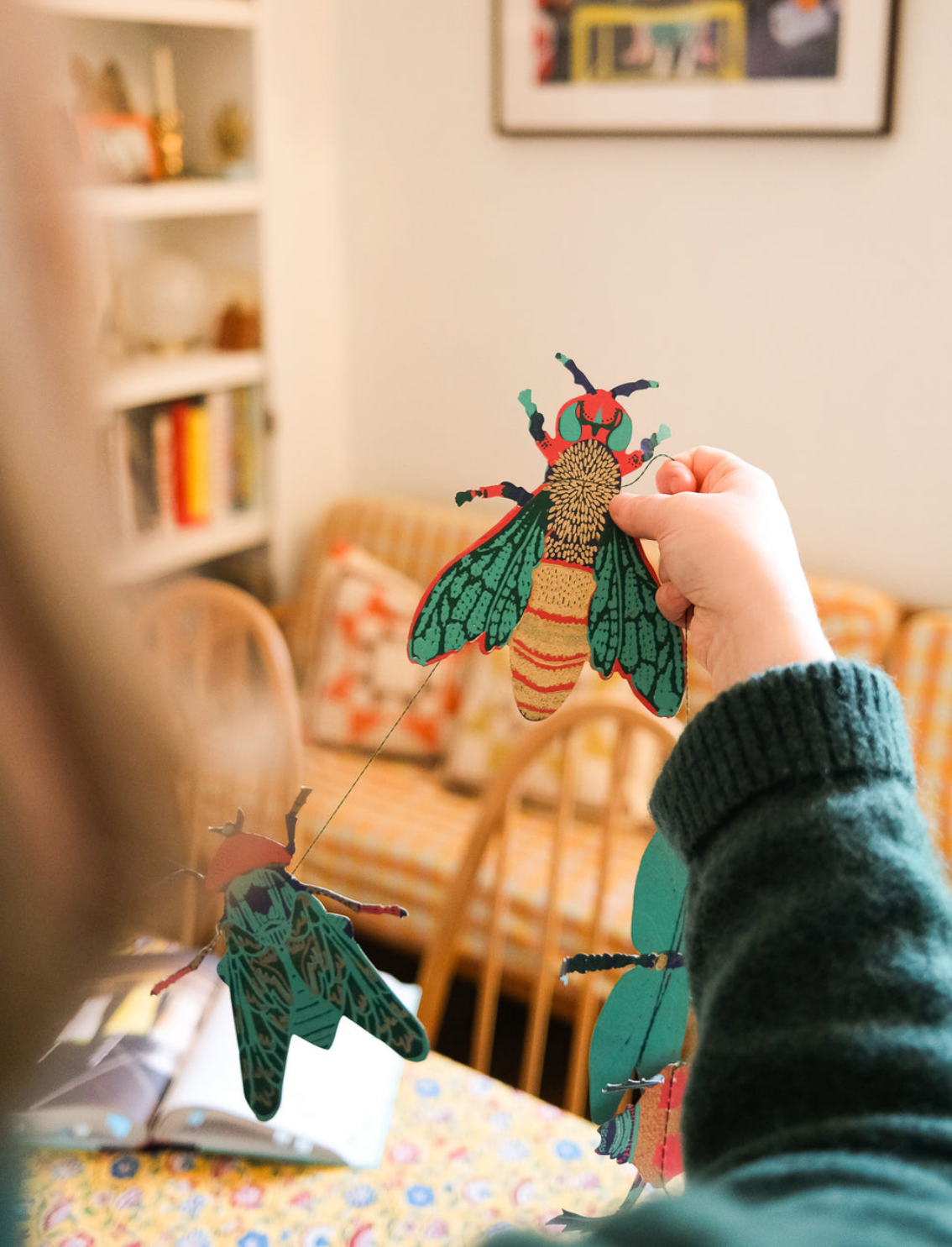גרילנדת נייר תפורה Insects