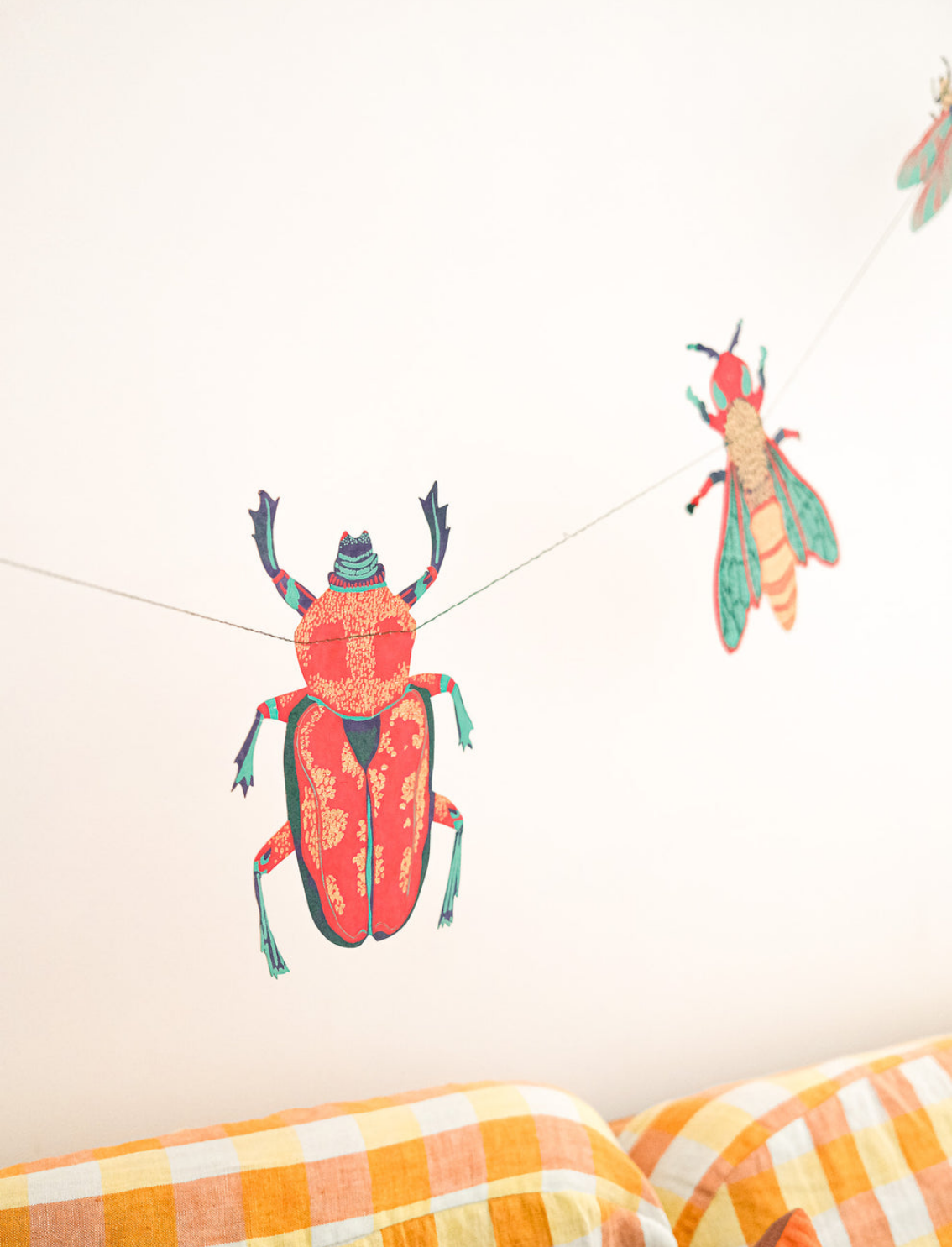 גרילנדת נייר תפורה Insects