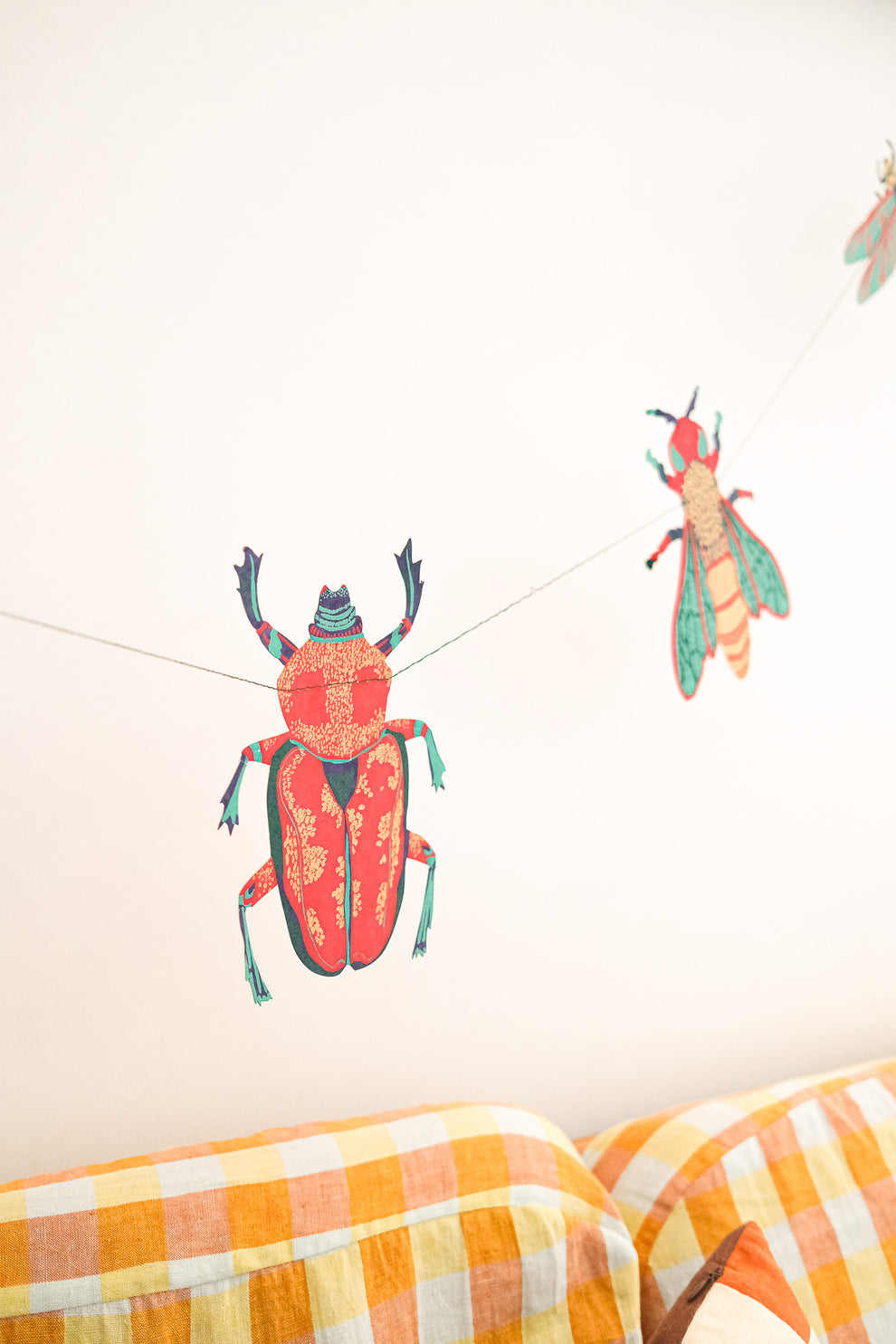 גרילנדת נייר תפורה Insects