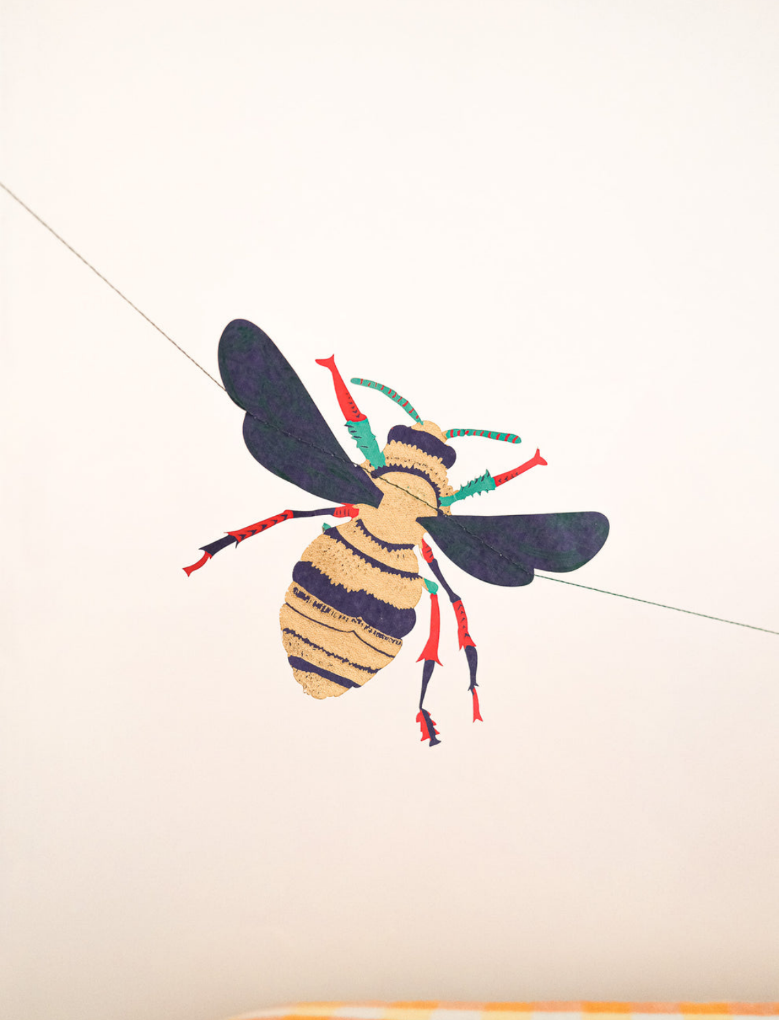 גרילנדת נייר תפורה Insects