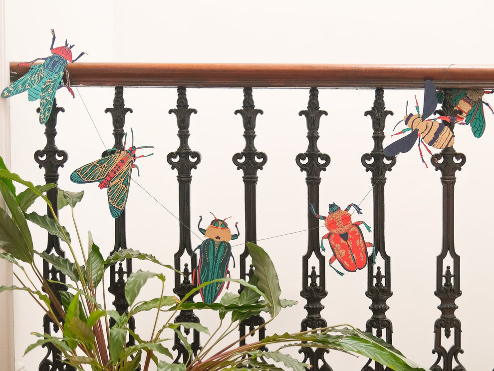 גרילנדת נייר תפורה Insects