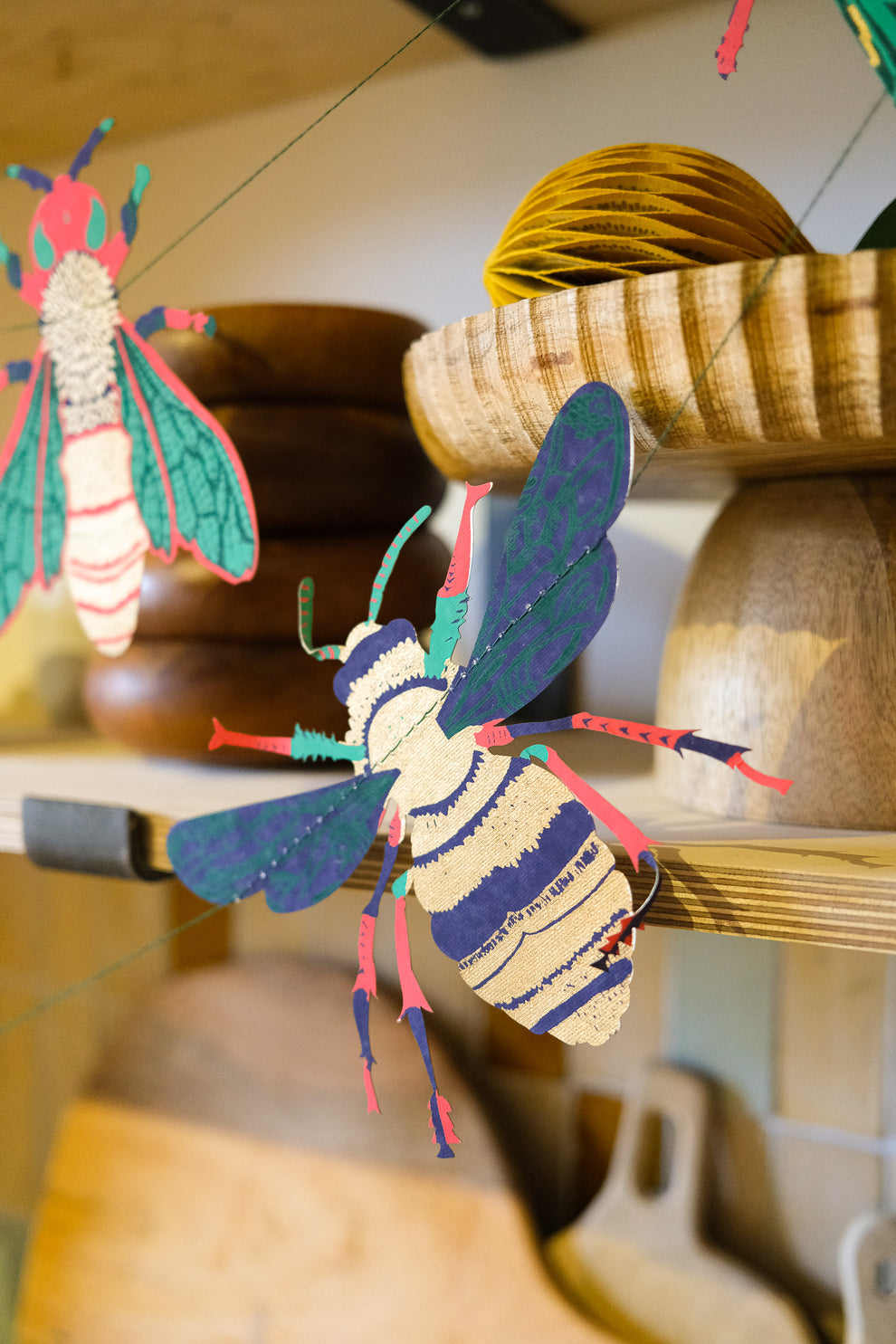 גרילנדת נייר תפורה Insects