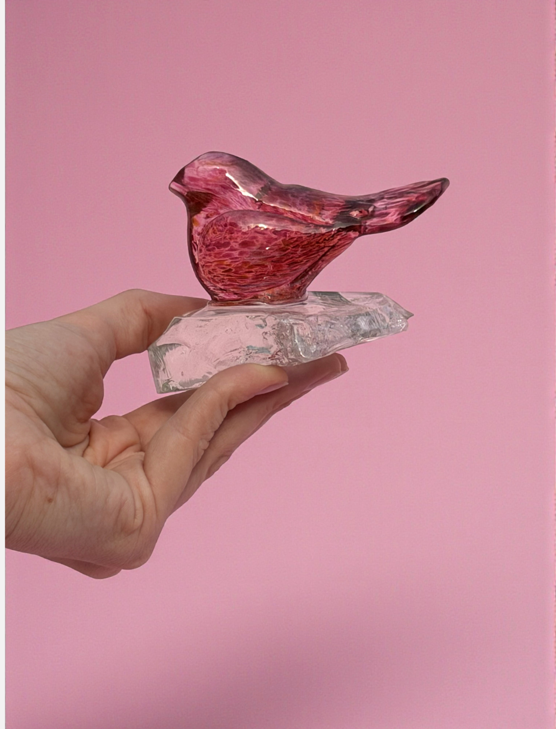 פסל זכוכית Pink Bird On A Rock