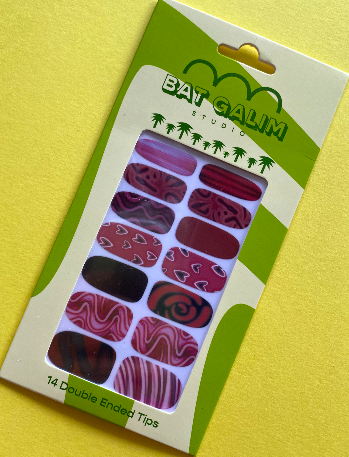 מדבקות לציפורניים Red Squiggle